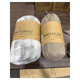 1 LOT (2) ASSORTED DUVET COVERS