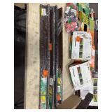 1 LOT OF (4) ASSORTED VIGORO 4FT BROWN NO-DIG EDGI
