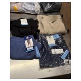 1 LOT (4) ASST L CLOTHING