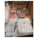 1 LOT (5) ASST CLOTHING AND TOWELS