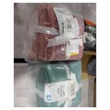 1 LOT OF (2) ASSORTED WASH CLOTH SETS