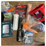 1 LOT OF MIXED ITEMS(SINK PLUNGER, PAINT CUP,WALL