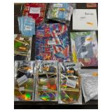 1 LOT OF MIXED PARTY DECORATIONS