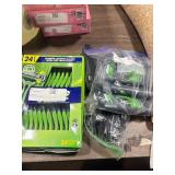 1 LOT (1) GILLETTE 24CT RAZORS (1) BRAUN CLIPPER (