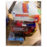 1 LOT (1) PAYDAY PEANUT CARNUT BAR.(1) SNICKERS SH