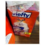 1 LOT (1) 12OZ TRANSLUCENT CUPS 300 CUPS.(1) HEFTY