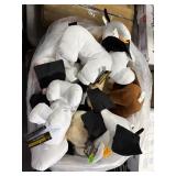 1 LOT OF ASSROTED AMOUNT OF GRADUATION PLUSHIES