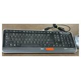 1 LOT OF 1- HP KEYBOARD, 1-LOGITECH MOUSE