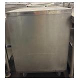 28" L X 28" W X 38.5" H STAINLESS STEEL ROLLING CA