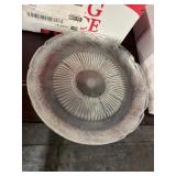 1 LOT (4) PLASTIC PLATES