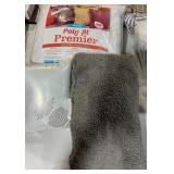 1 LOT OF 2- PILLOW INSER./1-THROW PILLOW