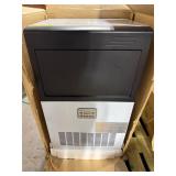 COMMERCIAL ICE MAKER