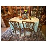 Dining room table/chairs