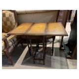 Gateleg/Drop Leaf Table/Side Table