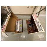 Chevy Valve Cover & 4 Barrel Small Block Intake