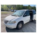 2004 Chrysler Town & Country Van