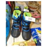 KIDS SIZE 11 BOOTS KIDS SIZE 11 BOOTS