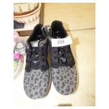 NEW AVIVA SIZE 7 SHOES NEW AVIVA SIZE 7 SHOES
