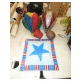 VINTAGE RED WHITE BLUE SHADE, 2 HANGING BALLON DEC VINTAGE RED WHITE BLUE SHADE, 2 HANGING BALLON DEC