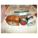 TOTE OF WATCHES & CLOCKS TOTE OF WATCHES & CLOCKS