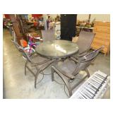 OUTDOOR TABLE & 4 CHAIRS GOOD CONDITION