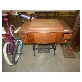 NICE ANTIQUE TREADLE SEWING MACHINE CASE ONLY