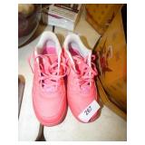 NIKE AIR SIZE 9 SHOES