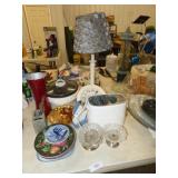 ASSORTED DECOR