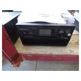 TURNTABLE/CD PLAYER