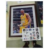KOBE BRYANT SIGNED PICTURE W/COA