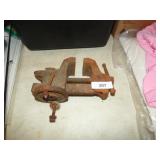 BENCH VISE