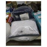 2 KING SIZE COMFORTER SETS