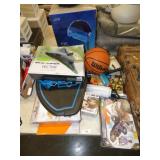 WALKING DEAD DVD SET, BASKETBALL & GOAL, TOYS