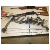 VERY NICE BEAR LEFT HAND COMPOUND BOW & ARROWS