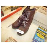 NICE SIZE 8 BOOTS