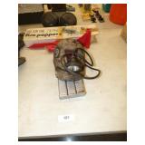 VINTAGE MINERS HAT & LIGHT & FISH POPPER AUTO FISH