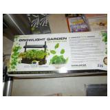 GROW LIGHT GARDEN