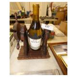 WINE BOTTLE HOLDER WITH FULL BOTTLE