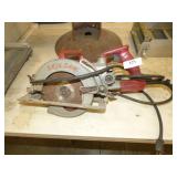 SKIL 7 1/4" WORM DRIVE SAW WORKS GREAT