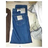 NEW JEANS SIZE 34/32