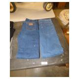 LIKE NEW WRANGLER JEANS 34/38 & LIKE NEW INSULATED