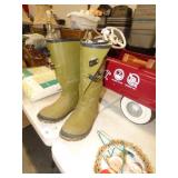 SERVUS BOOTS SIZE 9