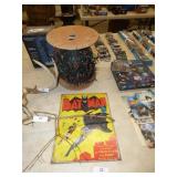 METAL SIGN & ROLL OF YELLOW & GREEN LIGHTS