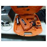 PASLODE CORDLESS FRAMING NAILER W/BAT & CHARGER