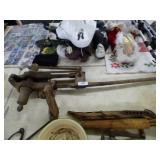 ANTIQUE BLACKSMITH POST VISE COMPLETE USABLE