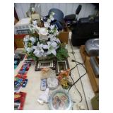 ASSORTED DECOR
