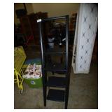 NEW ALUMINUM STEP LADDER