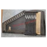Auto harp (living room)
