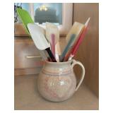 Crock pitcher with rubber spatulas lot (kitchen)