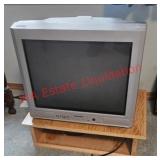 Vintage Sylvania TV and Stand (master)